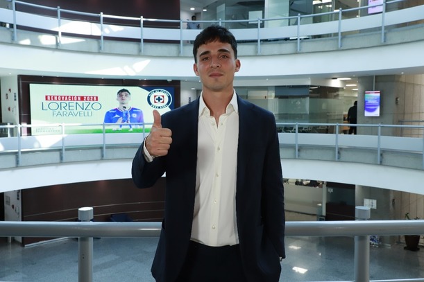 Lorenzo Faravelli posa en las instalaciones de Cruz Azul (FOTO: Juan Carlos Bautista)