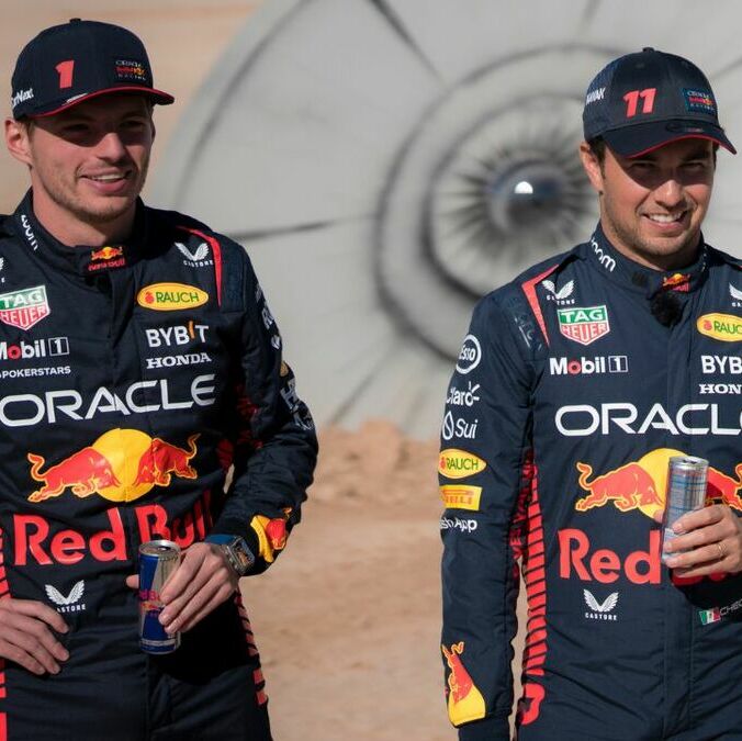 Max Verstappen y Sergio Pérez en su etapa en Red Bull (Reuters)