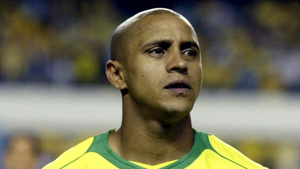 Roberto Carlos en su etapa de jugador (Reuters)
