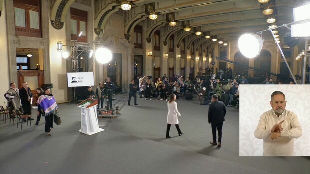 El momento en que Sheinbaum suspende La Mañanera. (Foto: captura de pantalla)