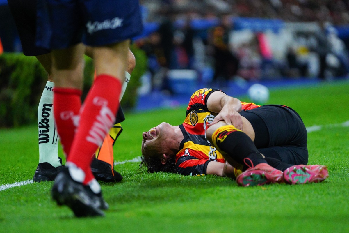 Carlos Fierro sufrió una ruptura de ligamentos y meniscos / Imago7