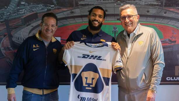 Juninho llega a México para ser el delantero que necesita Pumas (@PumasMX)