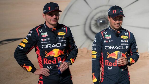 Max Verstappen y Sergio Pérez en su etapa en Red Bull (Reuters)