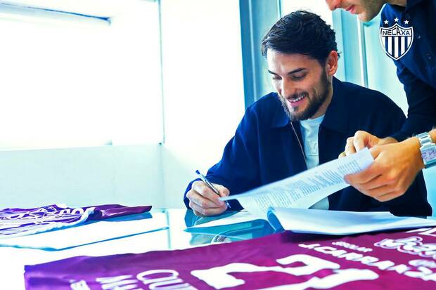 Julián Carranza ya firmó con los Rayos / X: Necaxa