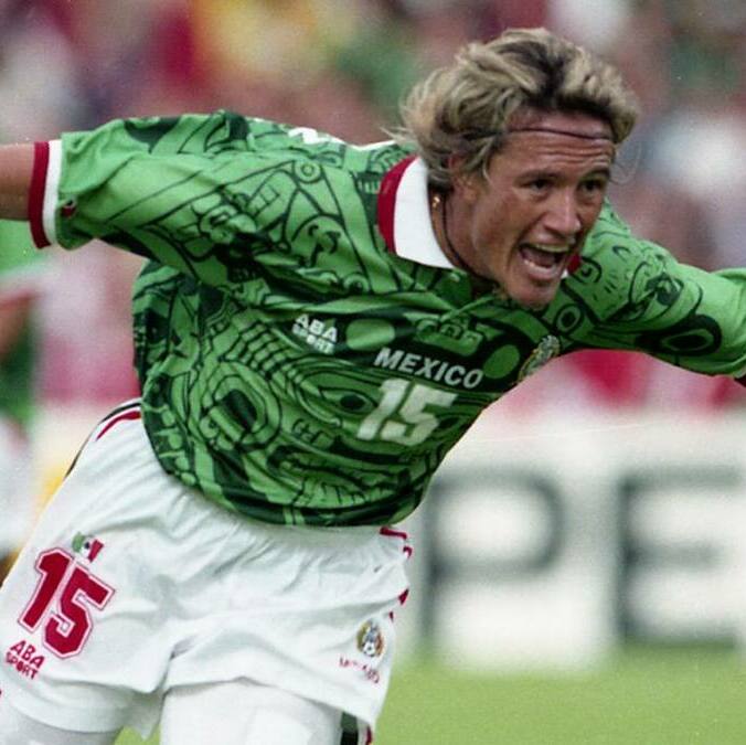 Luis Hernández vistió el histórico jersey del calendario del sol (Mexsport)