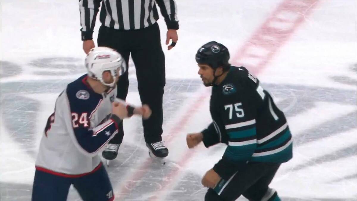 Jugadores protagonizan fuerte pelea en el Hockey | Captura de pantalla