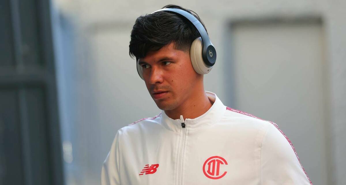 Robert Morales se acerca a Pumas (Imago7)