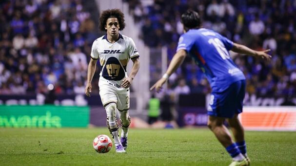 Adalberto Carrasquilla en el duelo ante Cruz Azul (Mexsport)