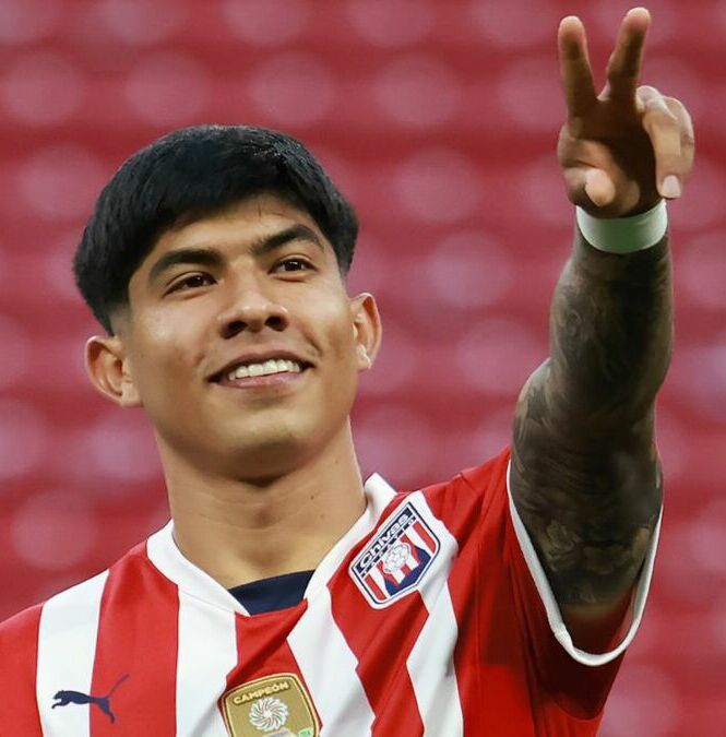 Gael García podría tener mayor oportunidad en el primer equipo de Chivas (Imago7)