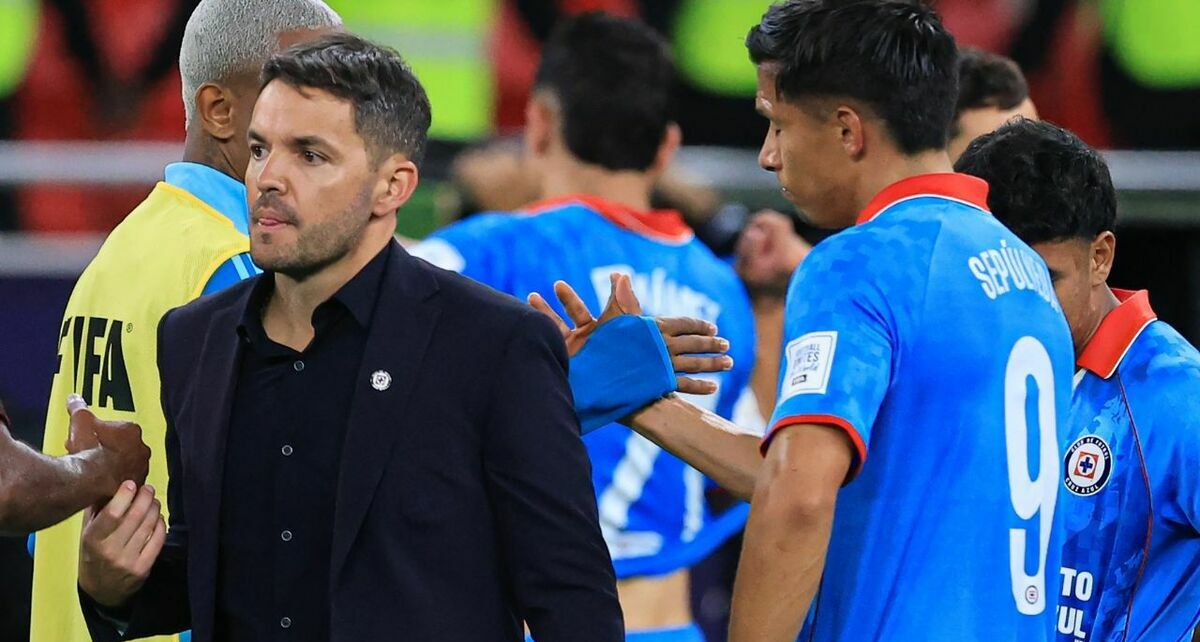 Larcamón tiene el apoyo de la directiva de Cruz Azul. (Foto: Mexsport)