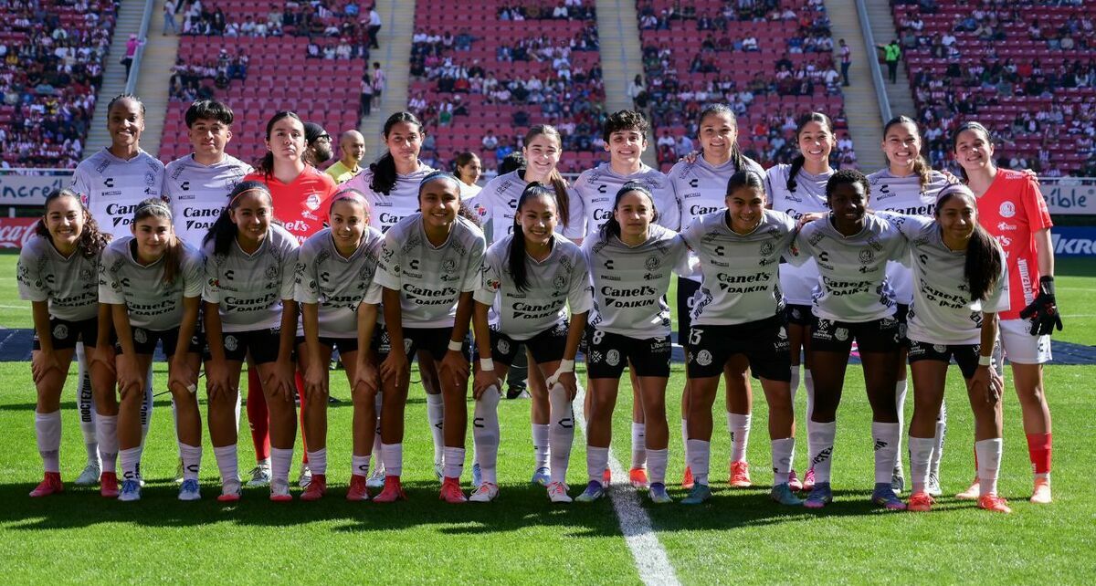 San Luis Femenil previo al juego ante Chivas (Imago7)