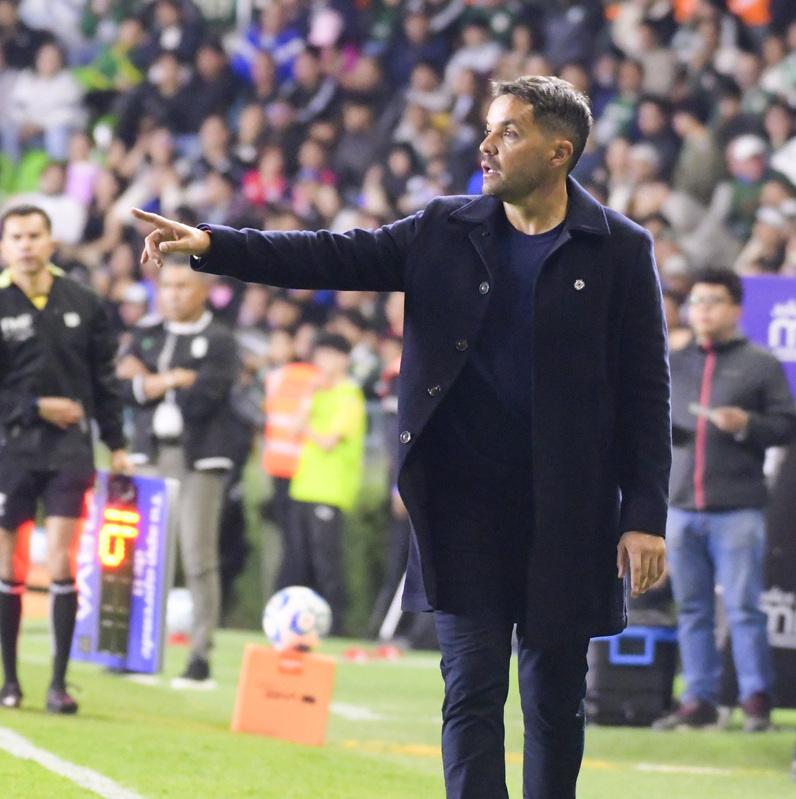 Nicolás Larcamón enfrentó al León, su exequipo (Imago7)