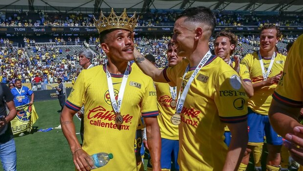 Jonathan dos Santos tiene una lesión que lo dejará fuera algún tiempo (Mexsport)