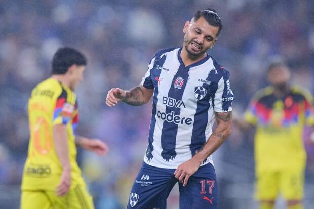 Tecatito se lamenta ante América (Mexsport)