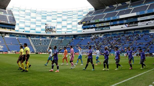 El Estadio Cuauhtémoc recibió casi 9 mil personas en el Puebla vs Mazatlán (Imago7)