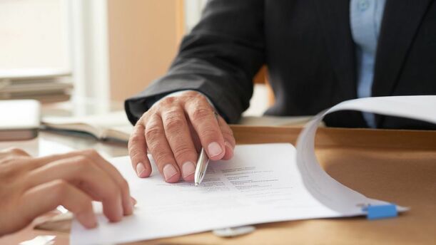 Ahora podrás hacer trámites del Registro Civil sin tener que salir de casa; sigue estos pasos. Foto: Freepik