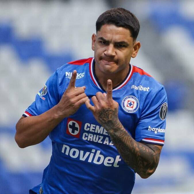 Cruz Azul gana con goles de Gabriel Fernández y José Paradela / Mexsport