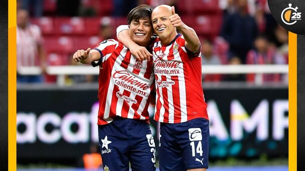 Yael Padilla asistió para que Chicharito volviera a marcar con Chivas (Mexsport)