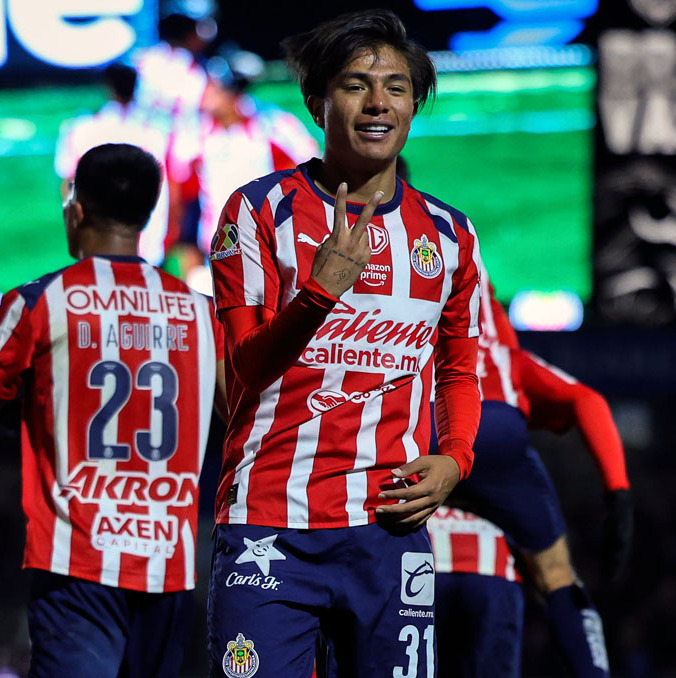 Yael Padilla empieza a tener minutos con Milito. (Foto: Imago7)