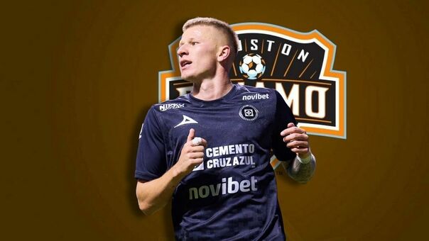 Mateusz Bohusz se acerca al Houston Dymoa. (Foto: Mexsport)