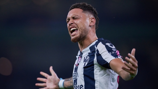 Lucas Ocampos presentó una parálisis facial de hemicara izquierda (Mexsport)