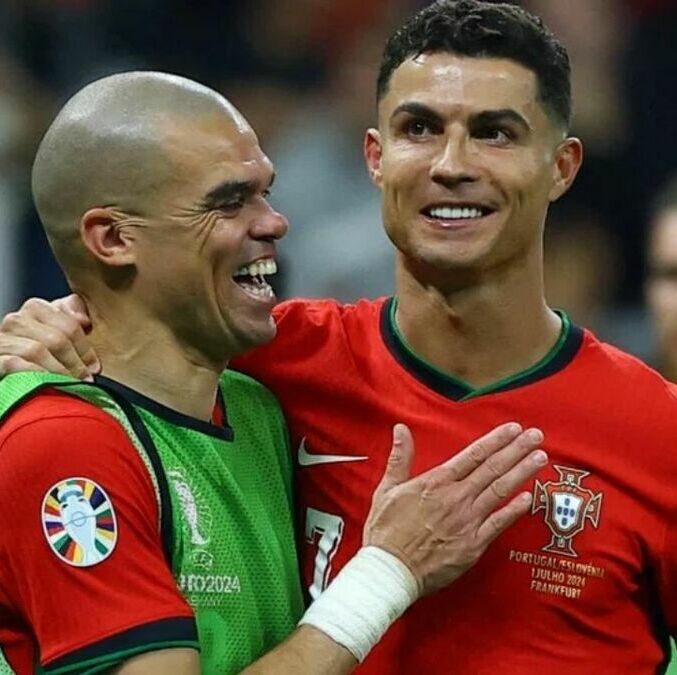 Pepe y Cristiano Ronaldo (Reuters)