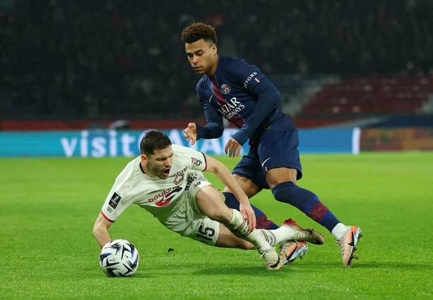 PSG espera un tropiezo de Lens / Reuters