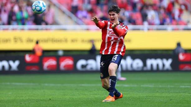 Armando González nuevamente marcó gol con Chivas (Imago7)