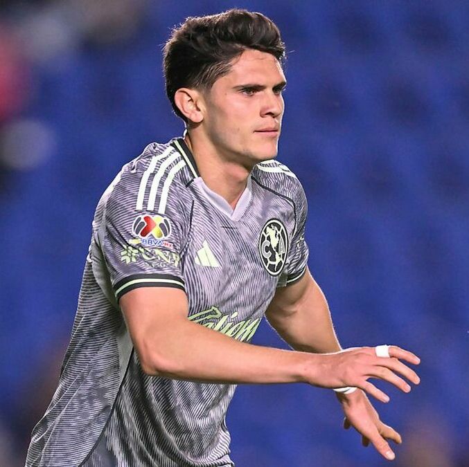 Israel Reyes en el duelo ante San Luis (Imago7)