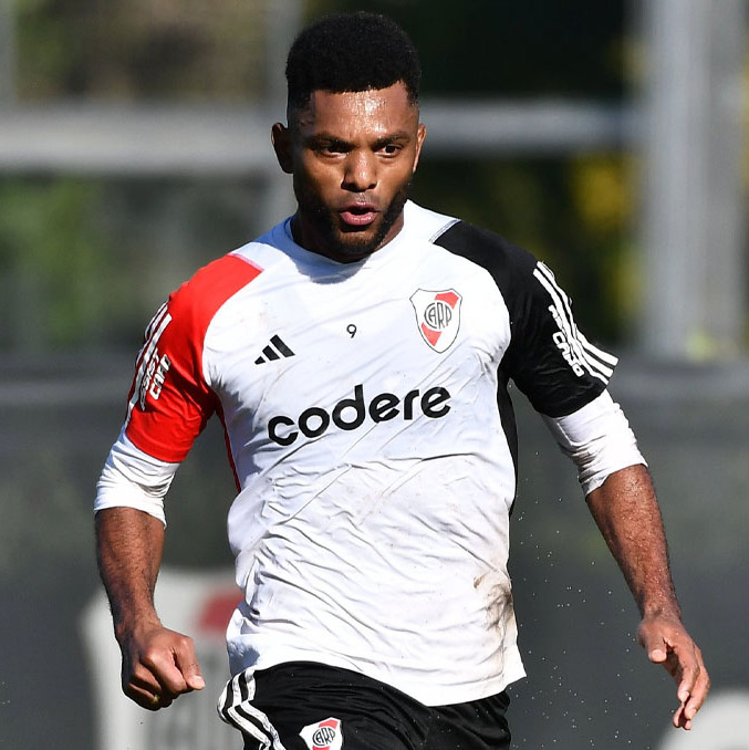 Miguel Borja ya trabaja en La Noria a la espera de ser confirmado. (Foto: X @RiverPlate)