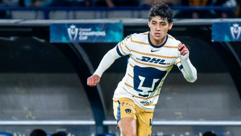 Santiago López en juego de Concachampions entre Pumas y Cavalry (Imago7)