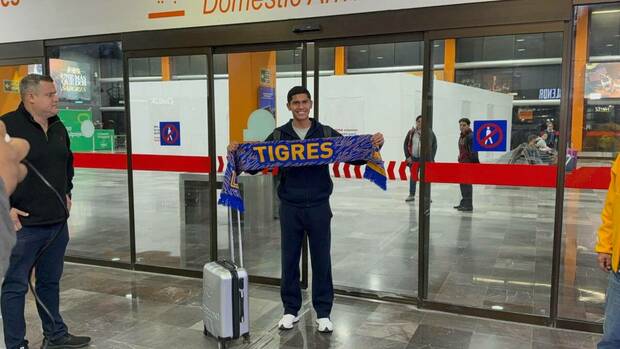 Paco Reyes ya lució los colores de Tigres (mediotiempo)