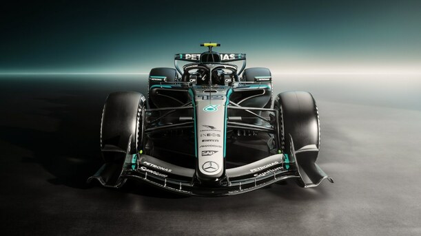 El W17 destaca por su novedoso diseño (@MercedesAMGF1)