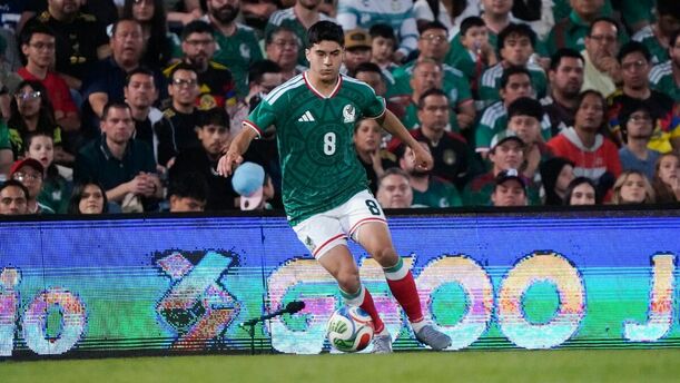 Obed Vargas va de titular ante Panamá (Imago7)