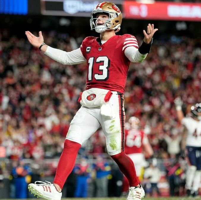 Brock Purdy se lesionó del hombro esta temporada (Reuters)