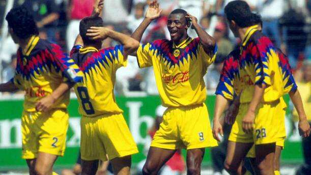 Del Olmo y Biyik celebrando con Kalusha / Mexsport