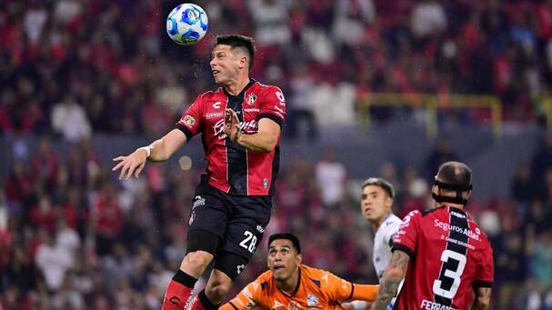 Manuel Capasso comete increíble falla sin portero / Mexsport