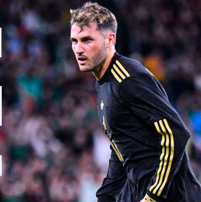 Santiago Gimenez, víctima de las críticas argentinas. (Foto: Mexsport)