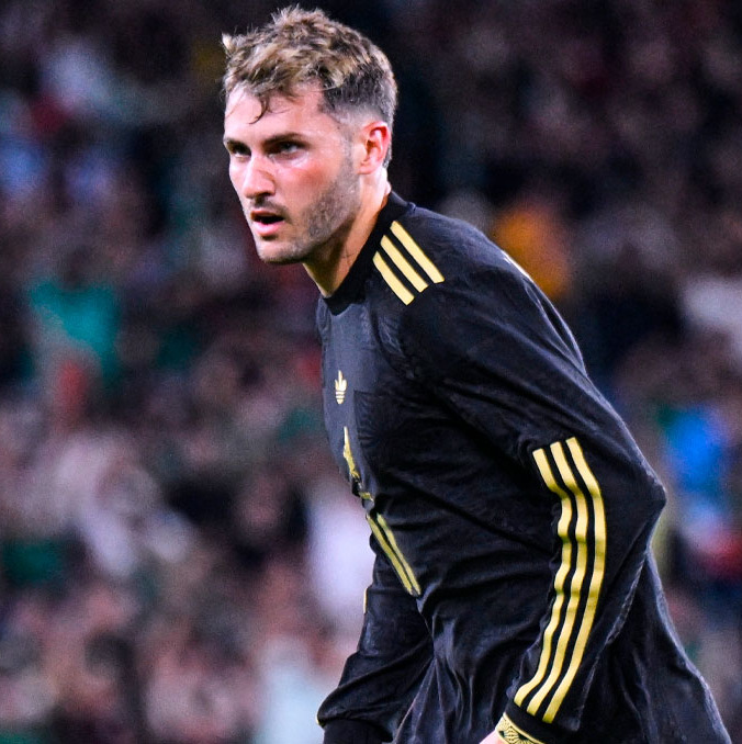 Santiago Gimenez, víctima de las críticas argentinas. (Foto: Mexsport)