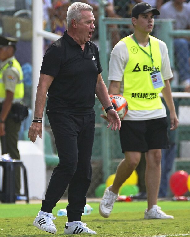 Javier Aguirre en el juego entre México y Bolivia (Mexsport)