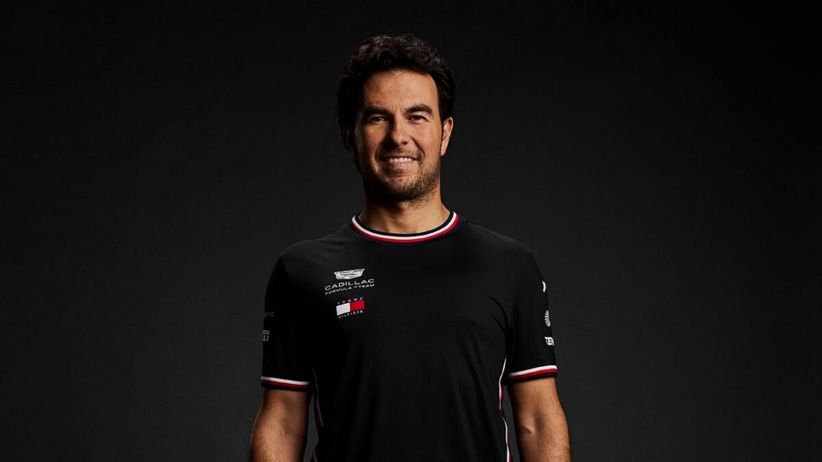Cadillac presenta las playeras que usará Checo Pérez en temporada 2026