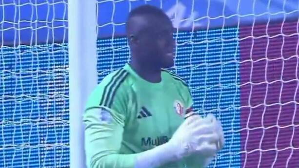 El portero Omar Barry tras su error / Captura