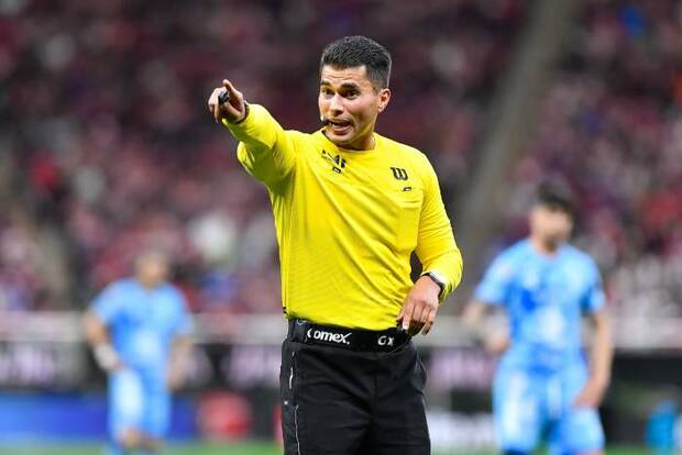 Guillermo Pacheco durante el Chivas vs. Pachuca (Mexsport)