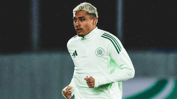 Julián Araujo no puede debutar con Celtic en Europa League todavía (@CelticFC)