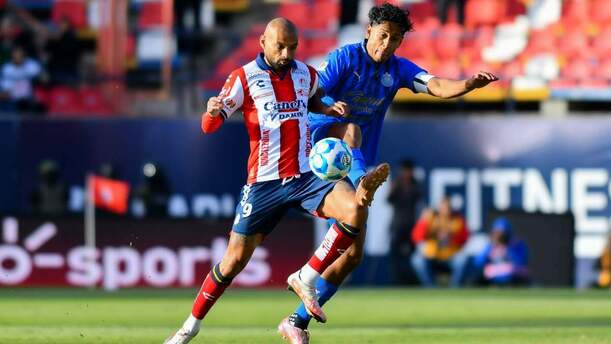 San Luis y Chivas tuvieron un duelo muy apretado (Imago7)