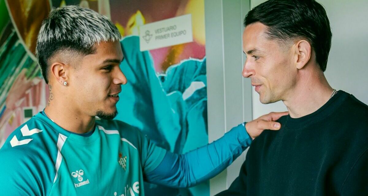 Fidalgo se mostró contento por estar en su nuevo club. (Foto: Betis)