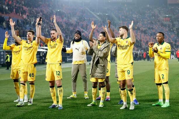 Los Rossoneri están a cinco puntos de los lideres / Reuters