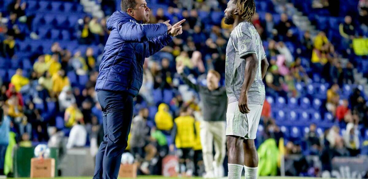 Sí hubo roces entre André Jardine y Allan Saint-Maximin (Imago7)