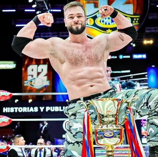 Flip Gordon regresó en grande al Consejo Mundial de Lucha Libre (Fotografía: CMLL)