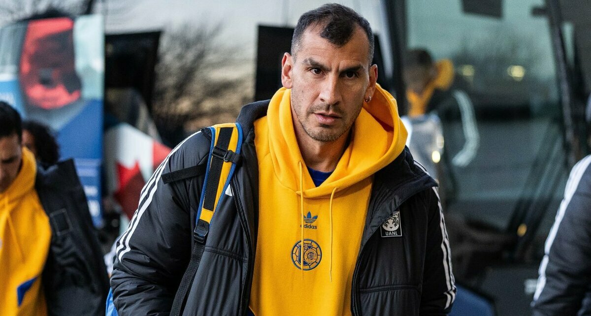 Nahuel Guzmán se quedó por no tener agua caliente en casa de Forge (Mexsport)